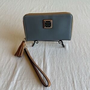Dooney And Bourke Wexford Leather Large Zip Around Wristlet Slate Gray EUC